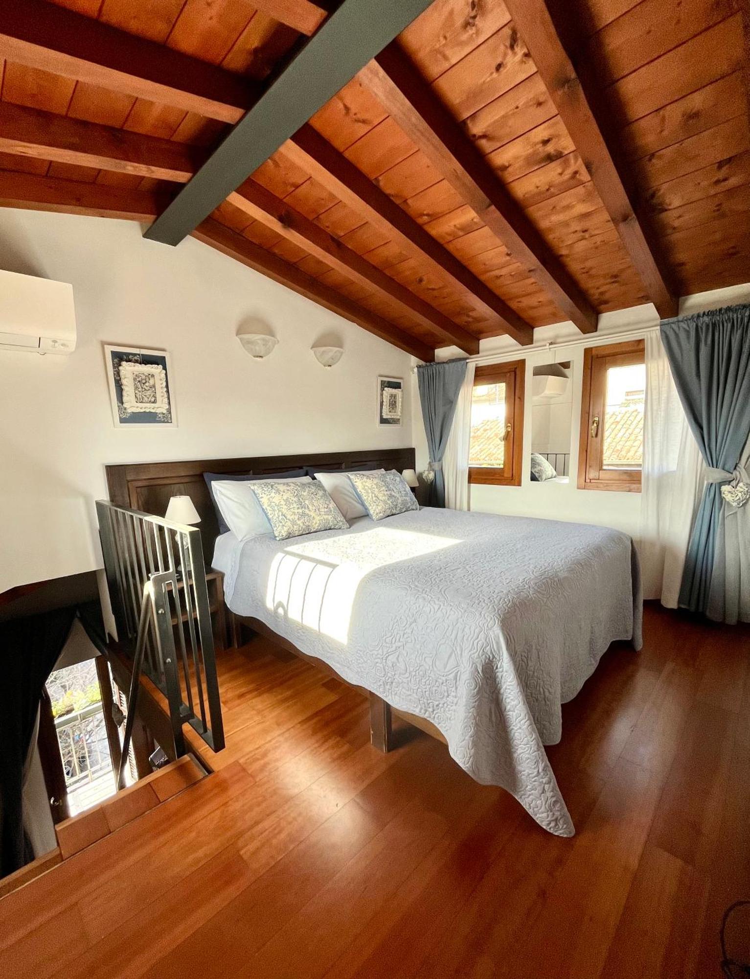Porto Valentino Apartment シルミオーネ エクステリア 写真