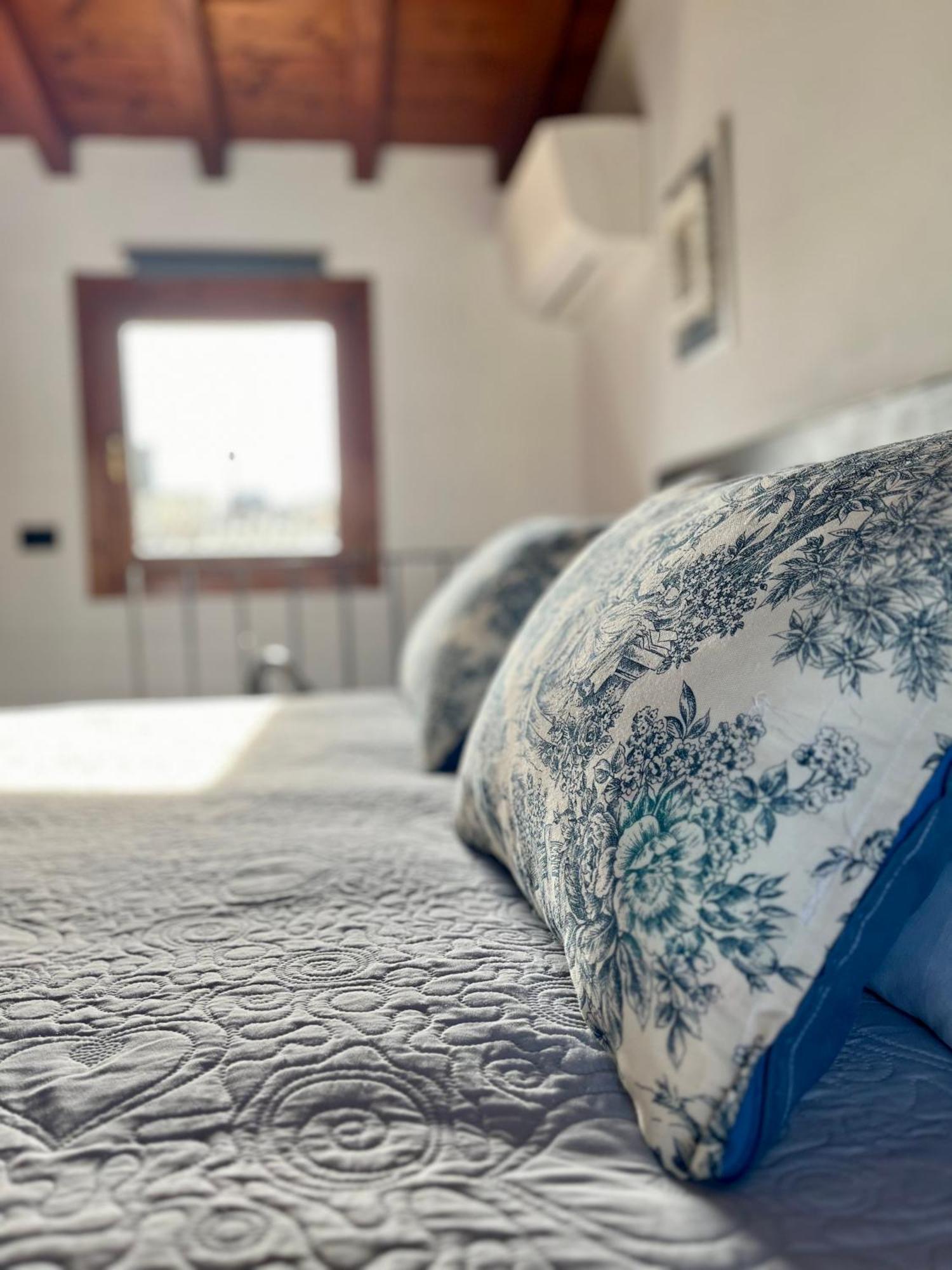 Porto Valentino Apartment シルミオーネ エクステリア 写真