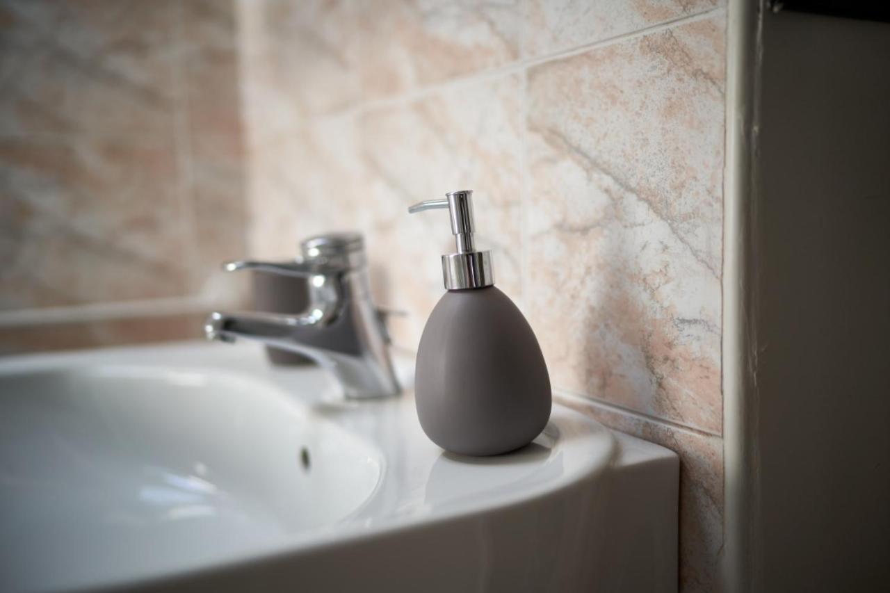 Porto Valentino Apartment シルミオーネ エクステリア 写真